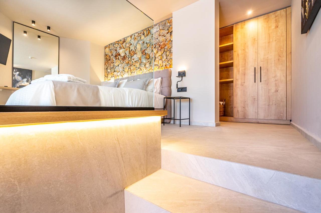 Pathos Seaside Suites ฟาลิรากี ภายนอก รูปภาพ