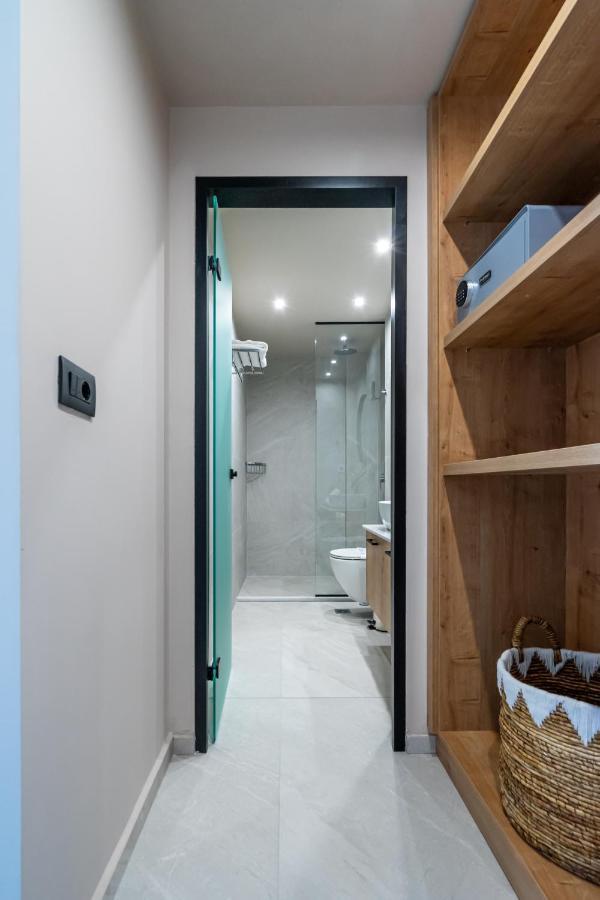 Pathos Seaside Suites ฟาลิรากี ภายนอก รูปภาพ