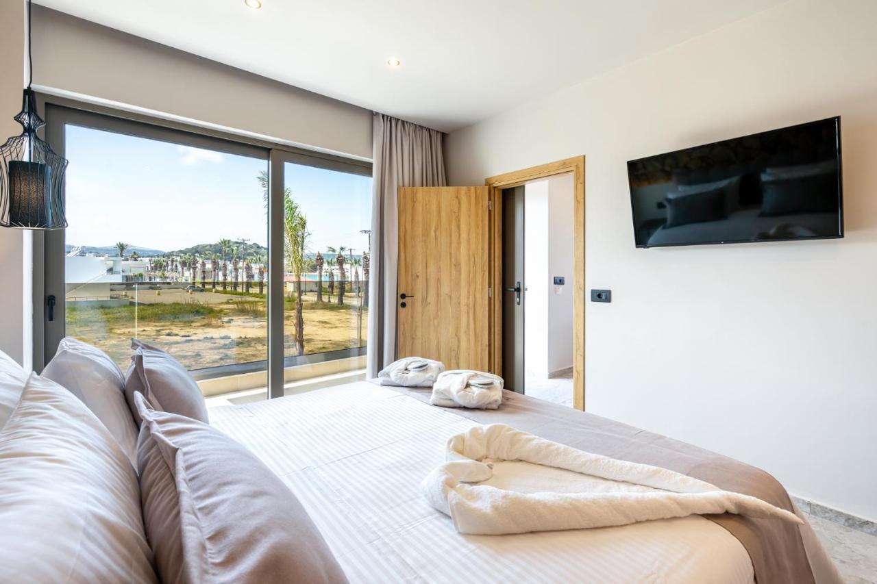 Pathos Seaside Suites ฟาลิรากี ภายนอก รูปภาพ