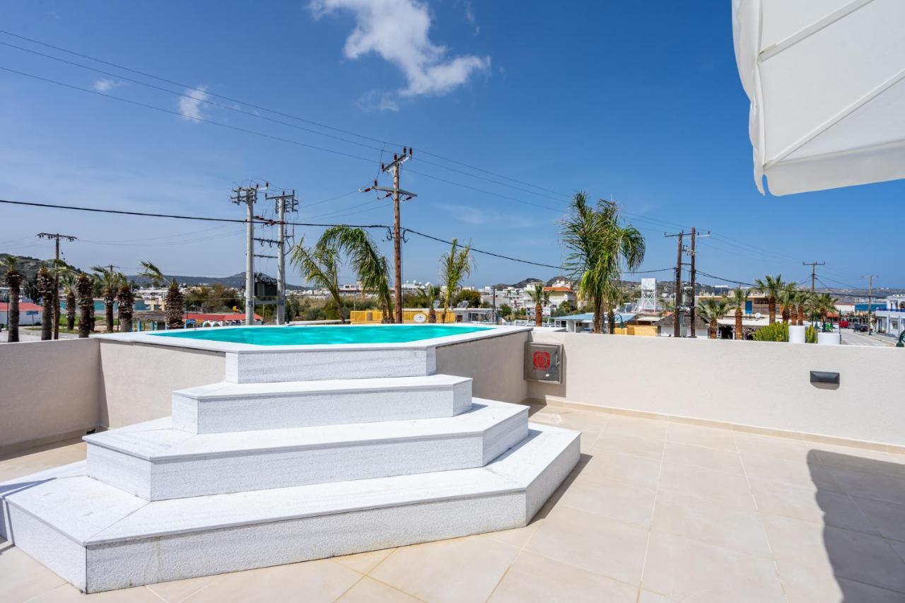 Pathos Seaside Suites ฟาลิรากี ภายนอก รูปภาพ