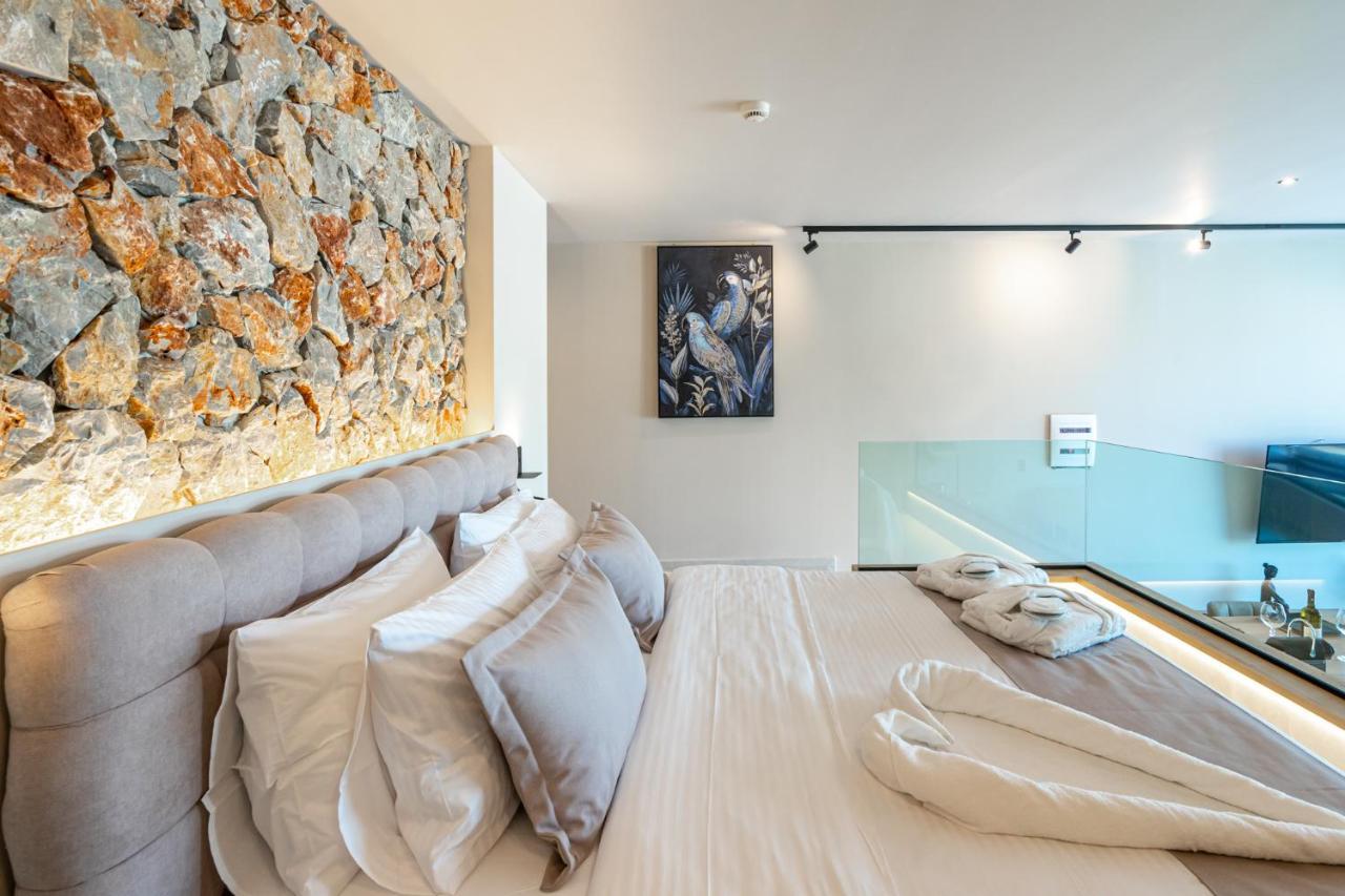 Pathos Seaside Suites ฟาลิรากี ภายนอก รูปภาพ
