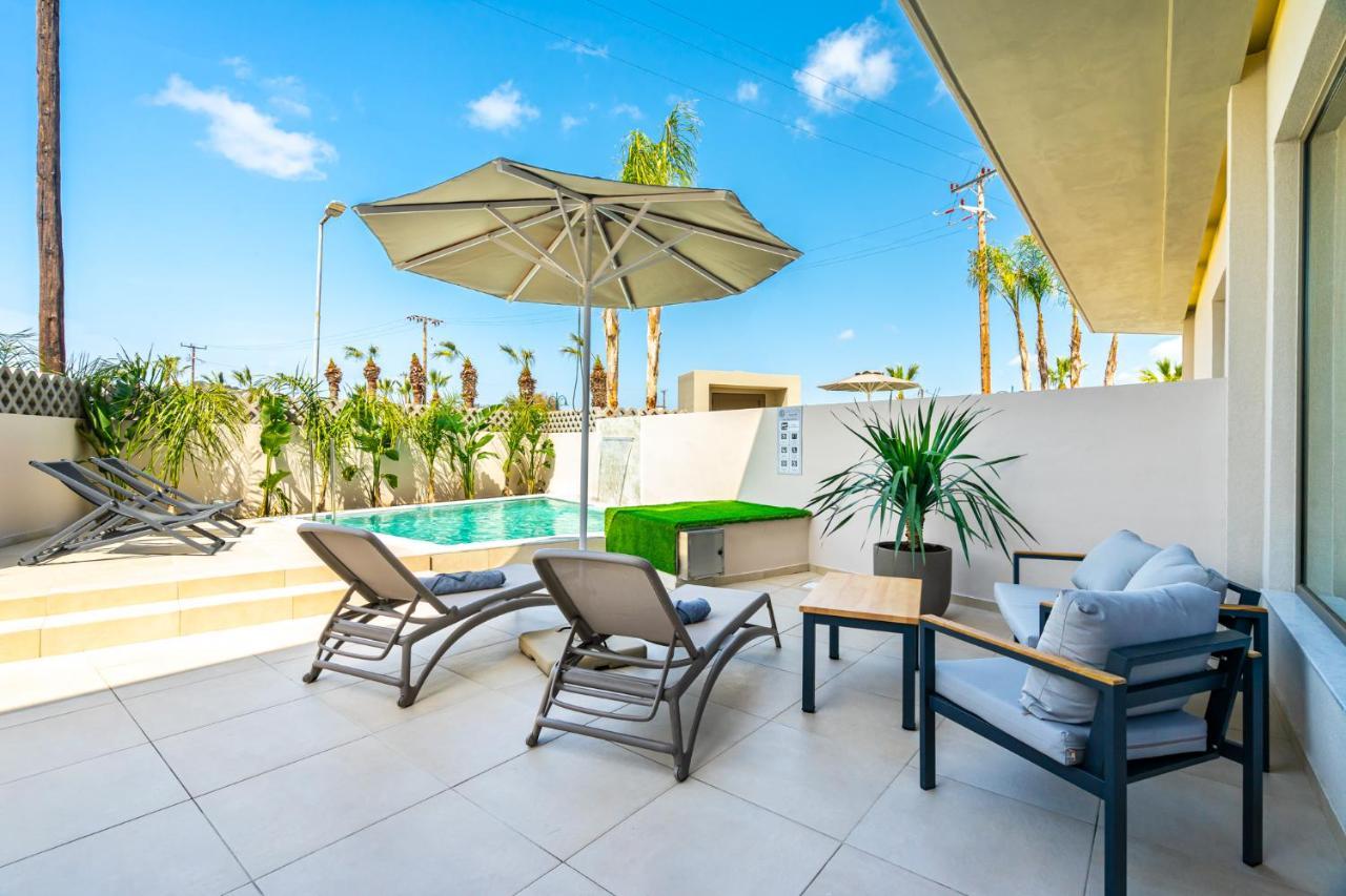 Pathos Seaside Suites ฟาลิรากี ภายนอก รูปภาพ