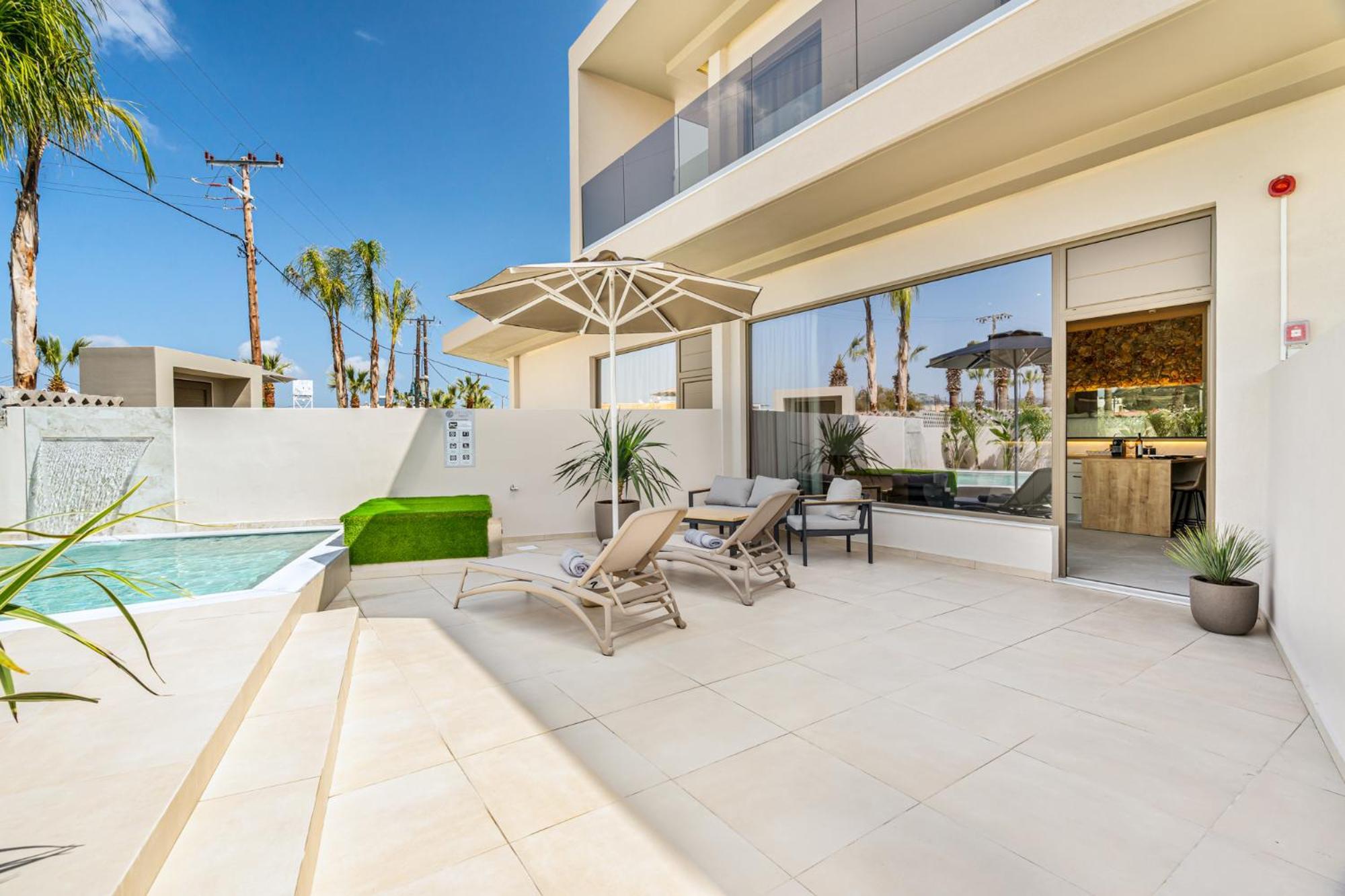 Pathos Seaside Suites ฟาลิรากี ห้อง รูปภาพ